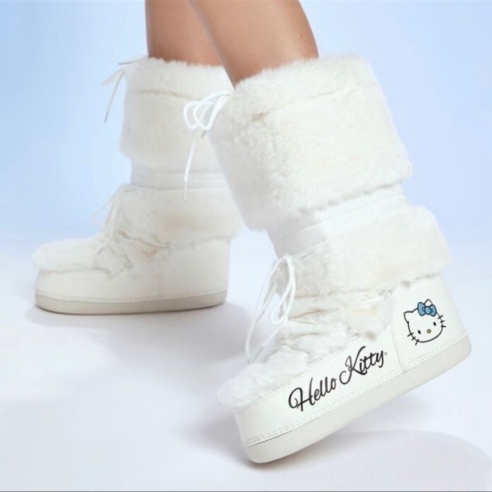 Hello Kitty x‎ Forever 21 Viral Snow Boots (Moon Boots) New Womans
